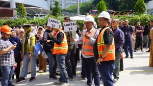 jasa-raharja-gelar-simulasi-gempa-bumi-untuk-tingkatkan-kesiapsiagaan-karyawa